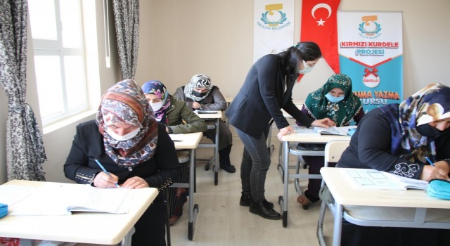 Haliliyede okuma yazma kurs kayıtları başladı