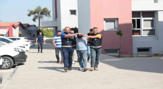 Hasımlarına sıktılar, başkasını öldürdüler