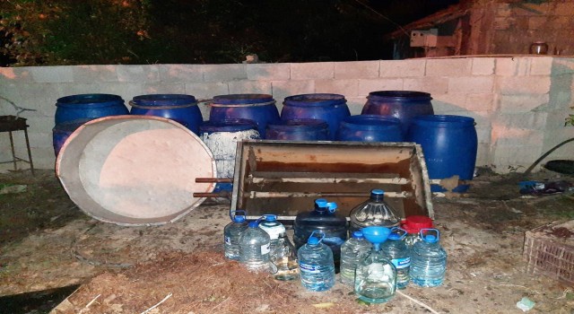 Hatayda 3 bin 550 litre sahte rakı ele geçirildi