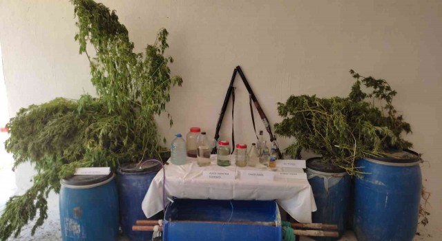 Hatayda 880 litre sahte içki ele geçirildi