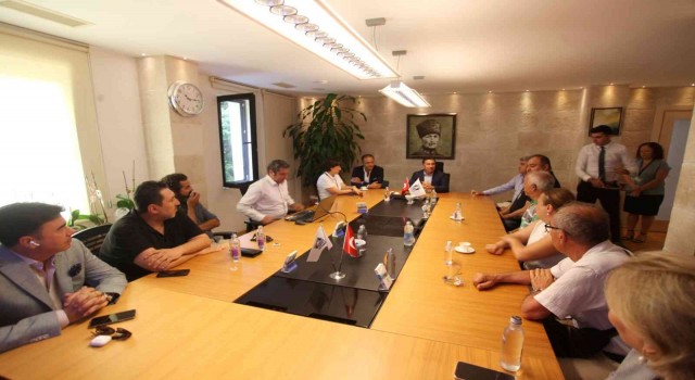 Hayırsever vatandaşlara plaketleri takdim edildi
