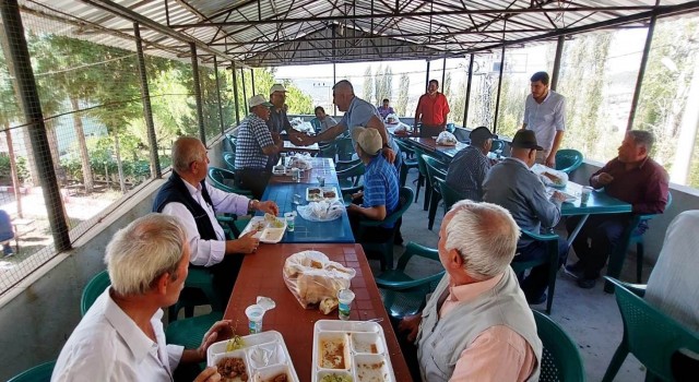 Hisarcık Şeyhler köyünde hayır yemeği