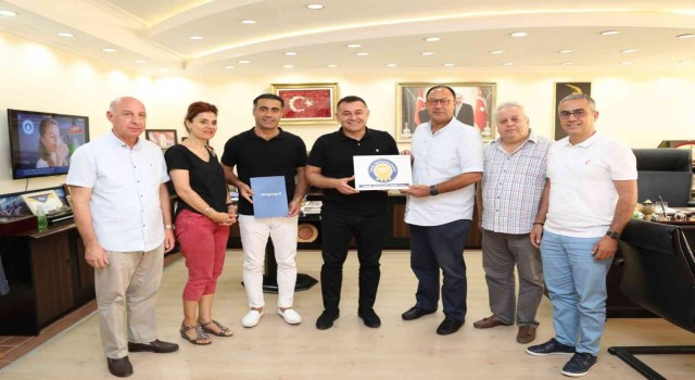 Hollandalı turistler Alanyadan memnun