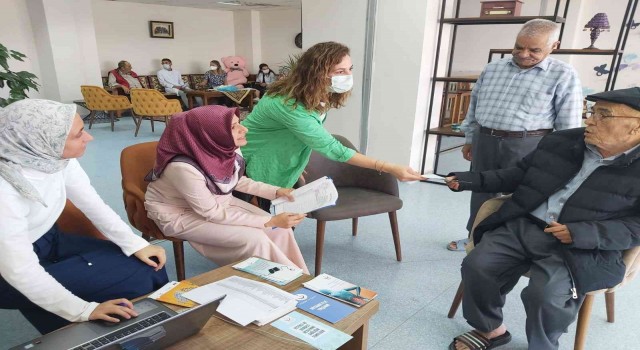 Huzurevi sakinleri sağlık kontrolünden geçti