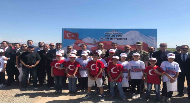 Iğdırda 7 yıl önce PKKnın hain saldırısında şehit olan 13 polis anıldı