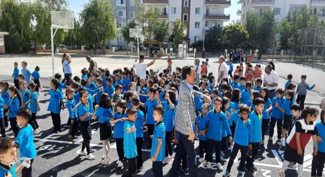 İlköğretim Haftasını Ankara misket havasıyla kutladılar