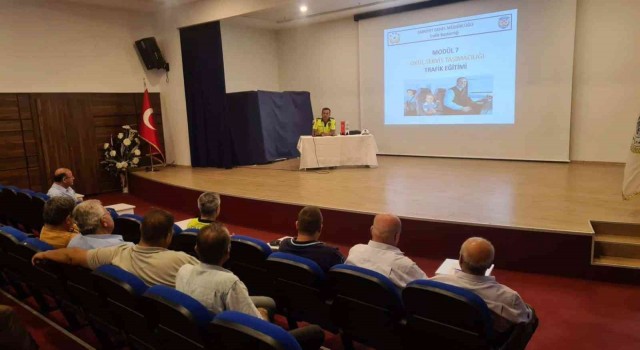İncirliovada servis şoförleri ve rehber personellere trafik eğitimi verildi