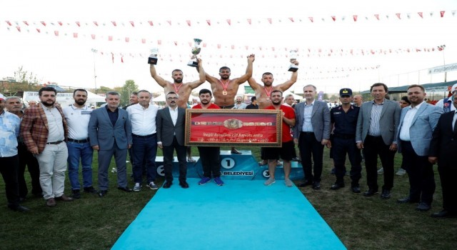 İnegölde 367 pehlivan kıran kırana güreşti