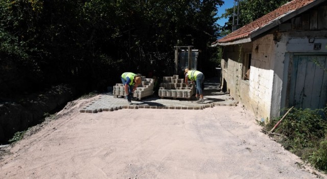 İnegölün mahalleleri parke taşlarıyla kaplanıyor