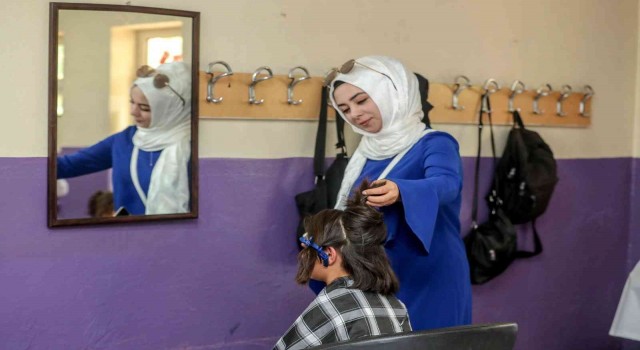 İpekyolu Belediyesinden ücretsiz kuaförlük hizmeti