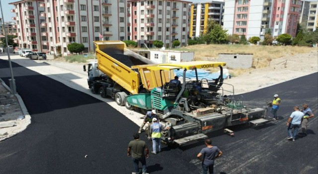 İpekyolunda asfalt çalışmaları hızlandı