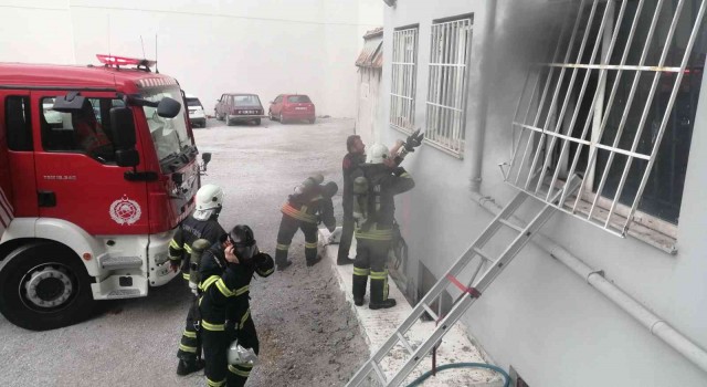 İş yerinden yükselen dumanlar itfaiyeyi harekete geçirdi