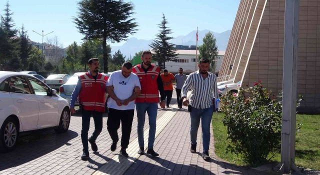 Ispartada dolandırıcılık yapan 2 şahıs tutuklandı