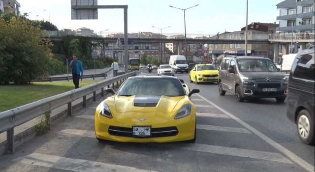 İstanbulda 7 milyon liralık ultra lüks otomobil yolda kaldı