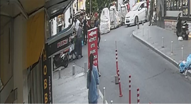 İstanbulda avukata yumruk ve tekmeli saldırı kamerada
