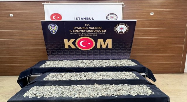 İstanbulda durdurulan otomobilden 34 bin 550 adet sikke ele geçirildi