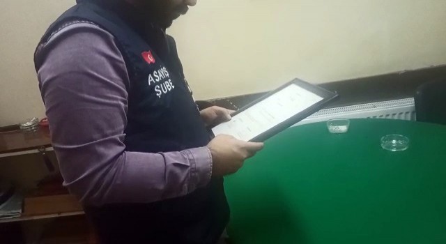 İstanbulda kumar denetimi; 15 kişiye adli işlem, 60 kişiye de para cezası kesildi