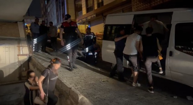 İstanbulda uyuşturucu baskınından kaçak göçmen çıktı