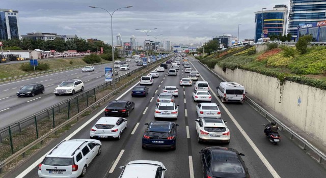 İstanbulda yağmur trafiği: Yoğunluk yüzde 67