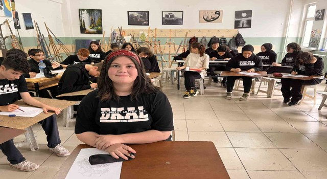 İstanbuldaki öğrencilerden “Özüm Sözüm Dede Korkut” yarışmasına yoğun ilgi