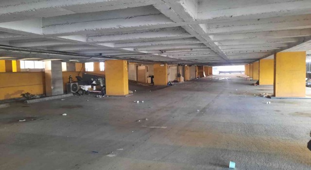 İstanbulun ilk katlı otoparkı, tahliye çalışmalarından sonra ilk kez görüntülendi