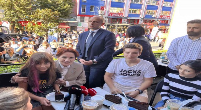İYİ Parti Genel Başkanı Akşenerden Bakırköyde esnaf ziyareti