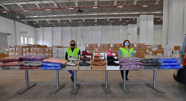 İzmir Büyükşehirden 25 bin öğrenciye destek