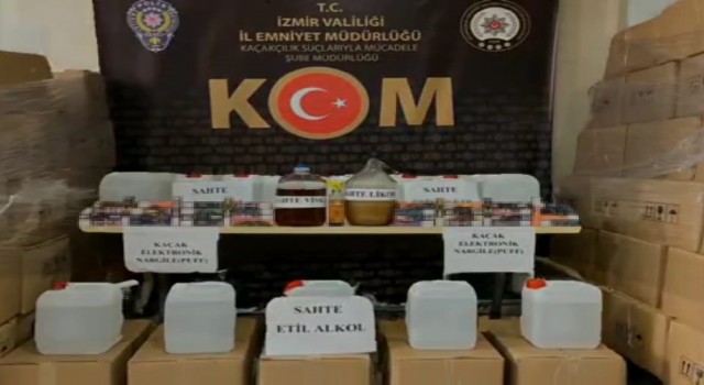 İzmirde 4 ayrı kaçakçılık operasyonu: Çok miktarda kaçak ürün ele geçirildi