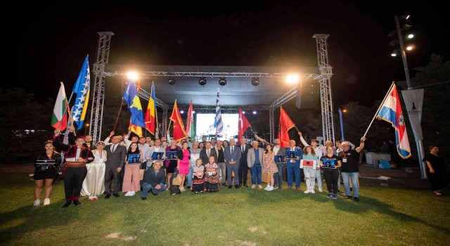 İzmirde Balkan Kültür Gecesi coşkusu