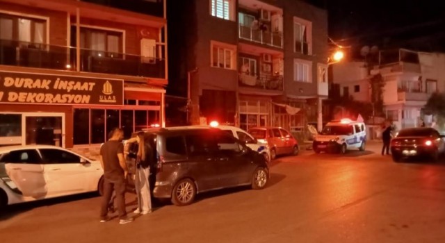İzmirde kendisine müdahale etmek isteyen polisi yaralayan kişi serbest bırakıldı