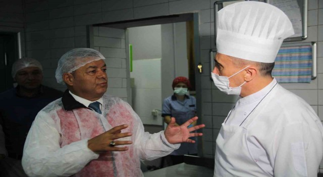 İzmirde okul kantini ve yemekhanelerinde denetim yapıldı