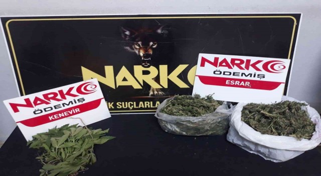 İzmirde uyuşturucu tacirlerine operasyon: 3 gözaltı