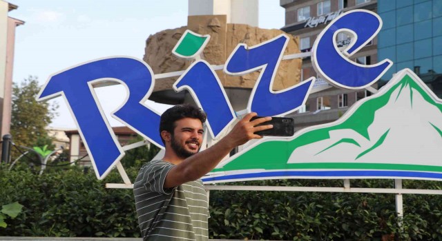 İzmirden Rizeye 20 gün boyunca pedal çevirdi
