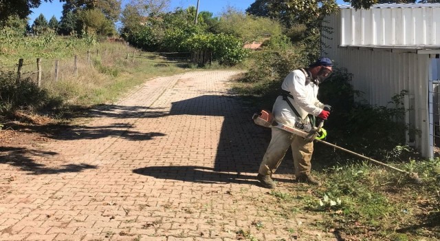 İzmitte ekiplerin temizlik mesaisi sürüyor