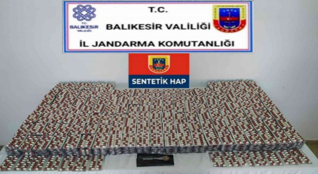 Jandarma ekipleri 15 bin 560 adet sentetik uyuşturucu hap ele geçirdi