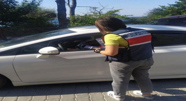 Jandarma Kuşadasında vatandaşları bilgilendiriyor