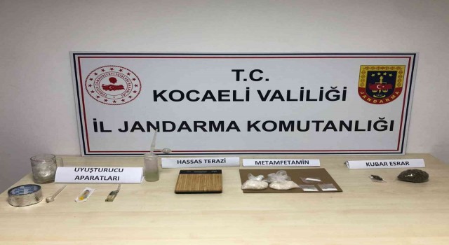 Jandarmadan uyuşturucu operasyonu: 3 gözaltı