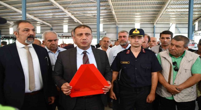 Jandarmanın ‘Reflektör Tak Görünür Ol Kampanyası Sökede devam ediyor