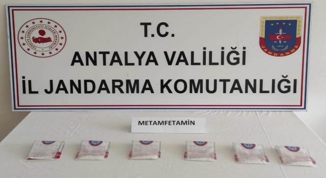 Jandarmanın yakaladığı şahsın üzerinden metamfetamin çıktı