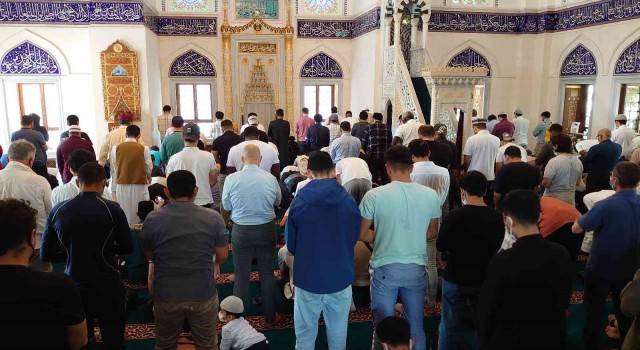 Japonyada cuma hutbesi 4 farklı dilde okundu