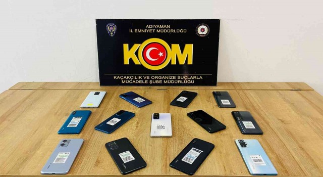 Kaçak cep telefonları ele geçirildi
