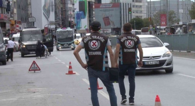 Kadıköyde ticari taksi denetimi: Kural tanımayan sürücülere ceza yağdı