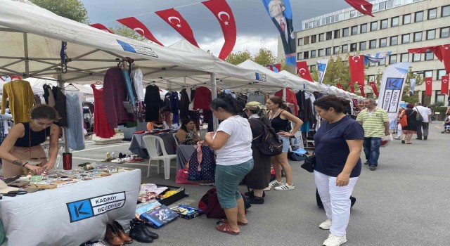 Kadıköyde ‘Yeniden Kullanım Pazarına yoğun ilgi