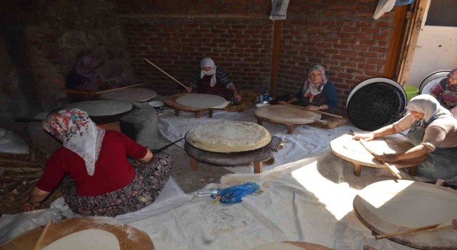 Kadınların imece usulü kış hazırlığı
