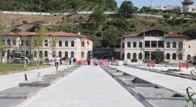Kağıthanenin ikinci meydanında çalışmalar sürüyor