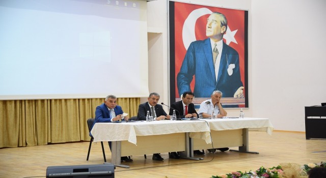 Karamanda okul ve çevrelerinde uygulanacak asayiş ve trafik tedbirleri değerlendirildi