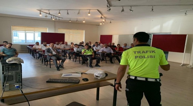 Karsta okul servisi şoförleri bilgilendirildi