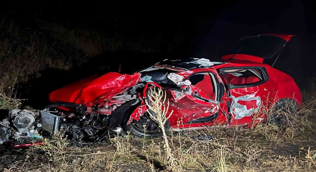 Karsta tırla otomobil çarpıştı: 4 ölü