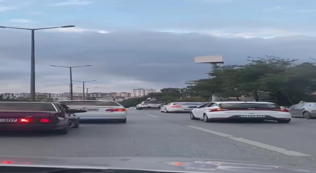 Kartalda düğün konvoyu yapıp trafiği birbirine kattılar