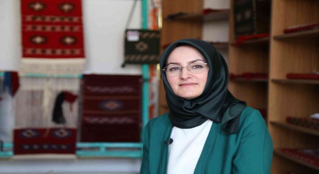 Kasaba Atölyesinde kadınlar hem üretiyor hem de aile bütçelerine destek oluyor